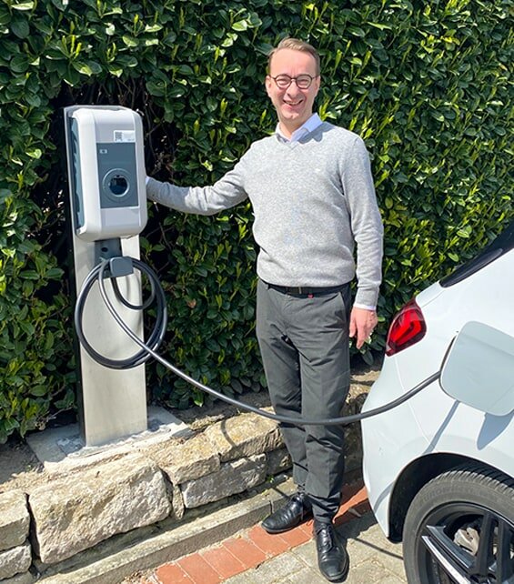 Neue Ladesäulen für Elektrofahrzeuge