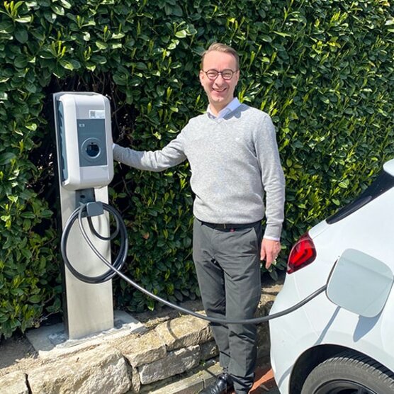 Neue Ladesäulen für Elektrofahrzeuge